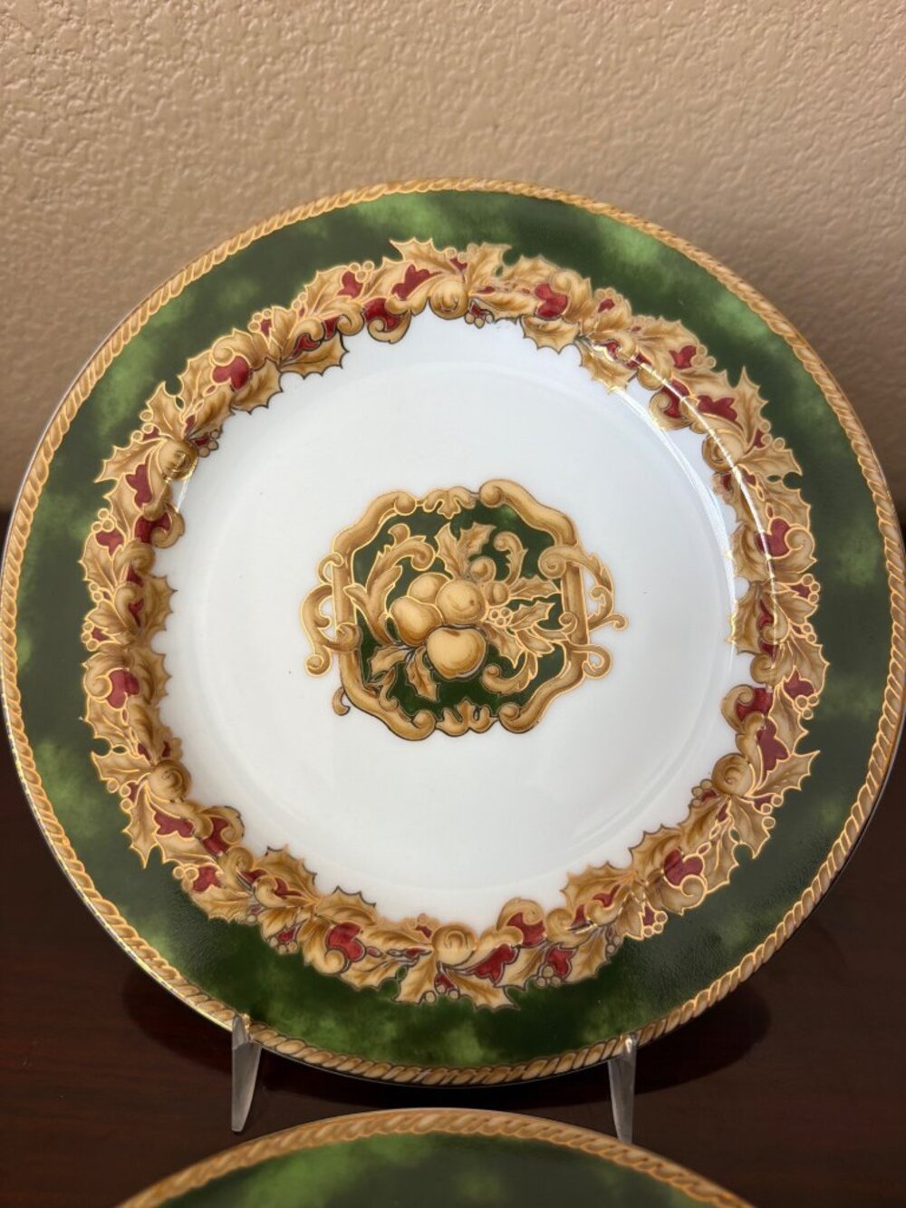 Set of 2 American Atelier Noel Salad Dessert Plates 8” Green Gold Red Holiday - Picture 3 of 9